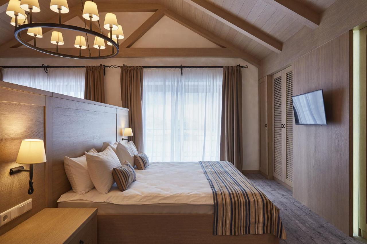 Hotel Amstelski Bukovel Esterno foto