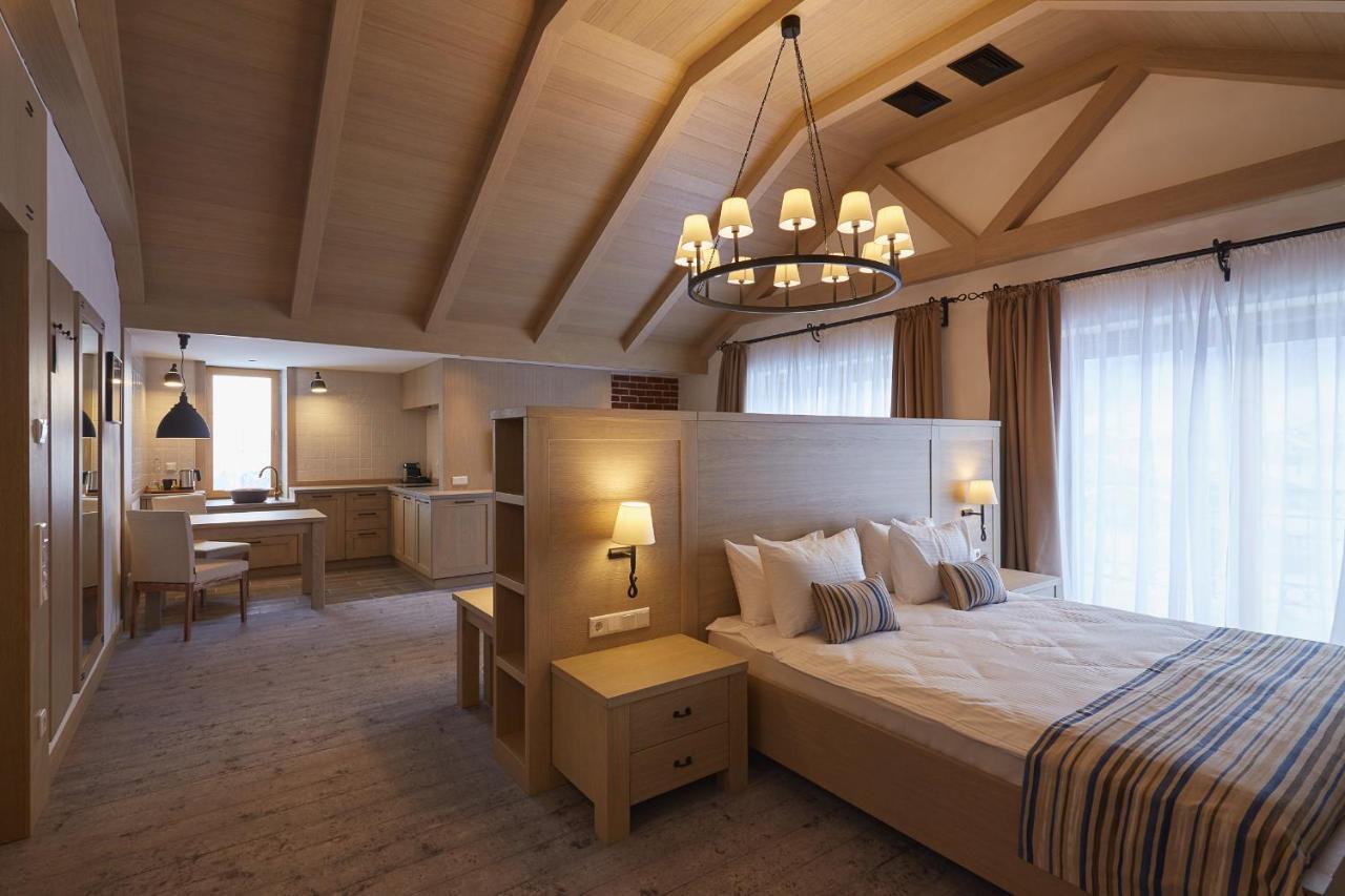 Hotel Amstelski Bukovel Esterno foto
